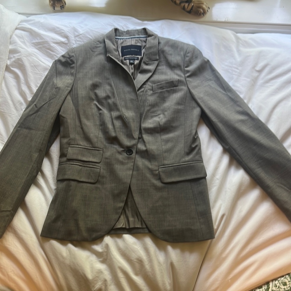 Gray Banana Republic wool suit jacket/blazer